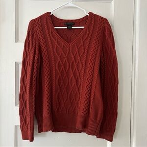 Preswick & Moore Solid Cable Knit V-Neck Sweater